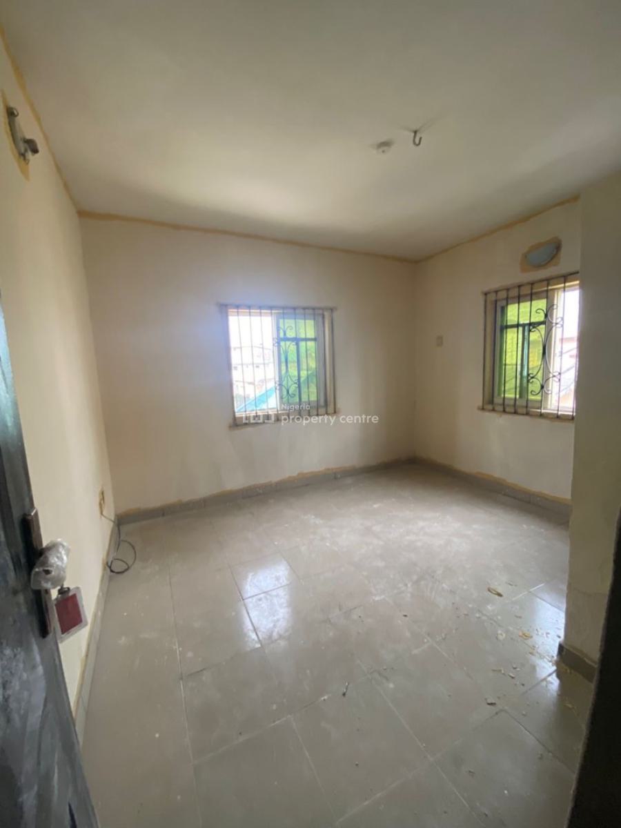 Renovated 2 Bedroom Apartment in a Secured Location (upstairs), United Estate, Sangotedo, Ajah, Lagos, Flat / Apartment for Rent