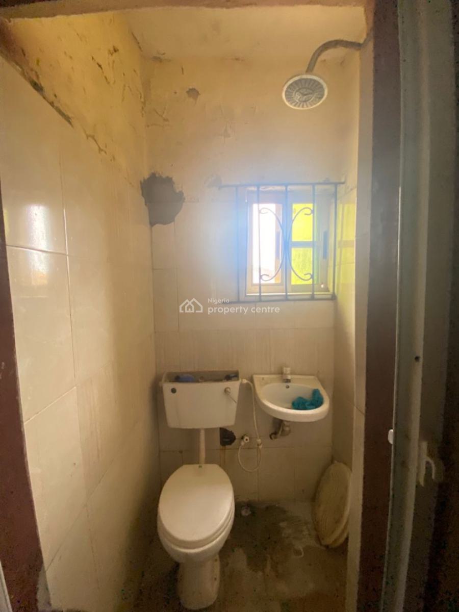 Renovated 2 Bedroom Apartment in a Secured Location (upstairs), United Estate, Sangotedo, Ajah, Lagos, Flat / Apartment for Rent