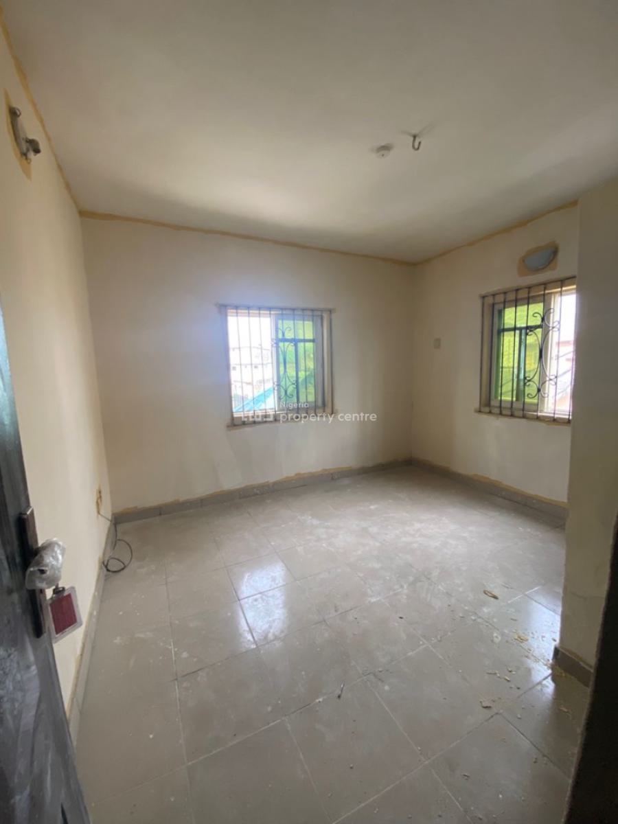Renovated 2 Bedroom Apartment in a Secured Location (upstairs), United Estate, Sangotedo, Ajah, Lagos, Flat / Apartment for Rent