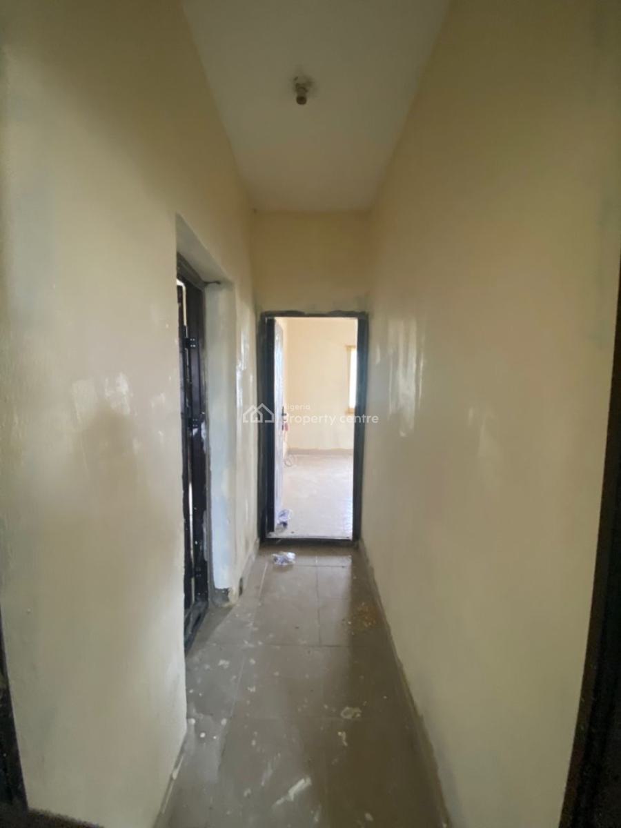 Renovated 2 Bedroom Apartment in a Secured Location (upstairs), United Estate, Sangotedo, Ajah, Lagos, Flat / Apartment for Rent