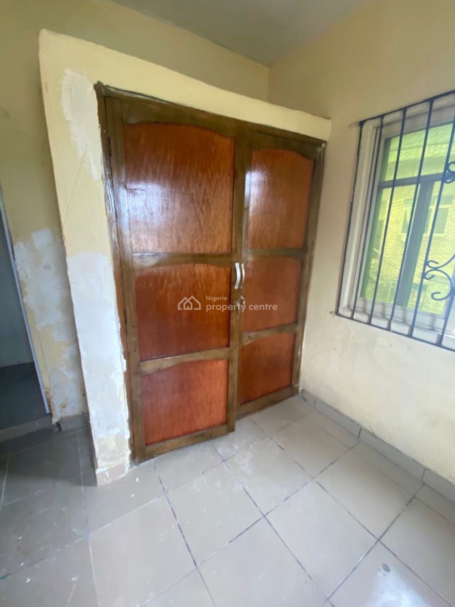 Renovated 2 Bedroom Apartment in a Secured Location (upstairs), United Estate, Sangotedo, Ajah, Lagos, Flat / Apartment for Rent