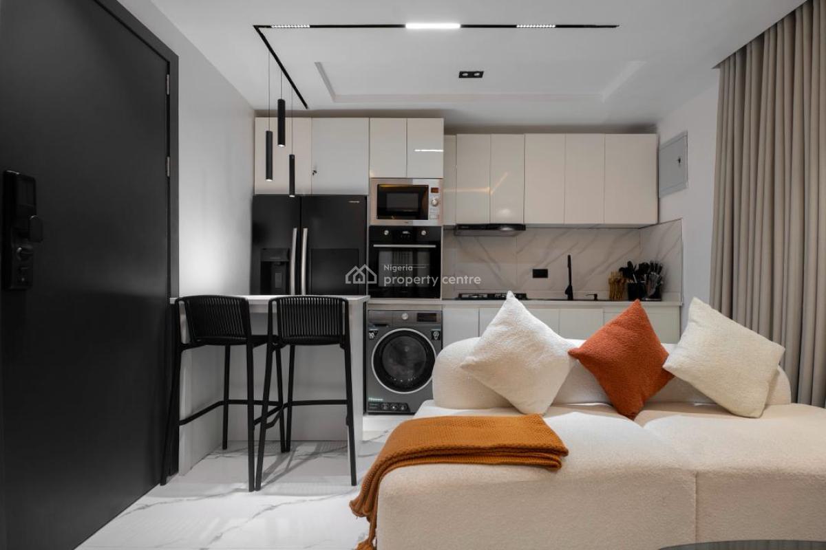 Luxurious 1 Bedroom Apartment with Pool, Lekki Phase 1, Lekki, Lagos, Flat / Apartment Short Let