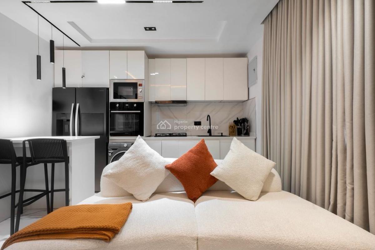 Luxurious 1 Bedroom Apartment with Pool, Lekki Phase 1, Lekki, Lagos, Flat / Apartment Short Let