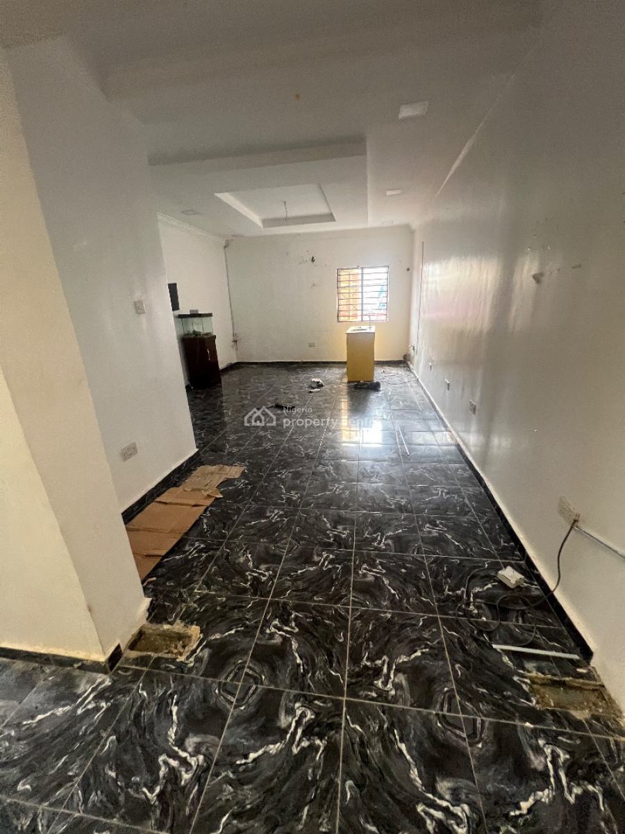 Shop Space Upstairs, Emmanuel Abimbola Cole, Lekki Phase 1, Lekki, Lagos, Shop for Rent