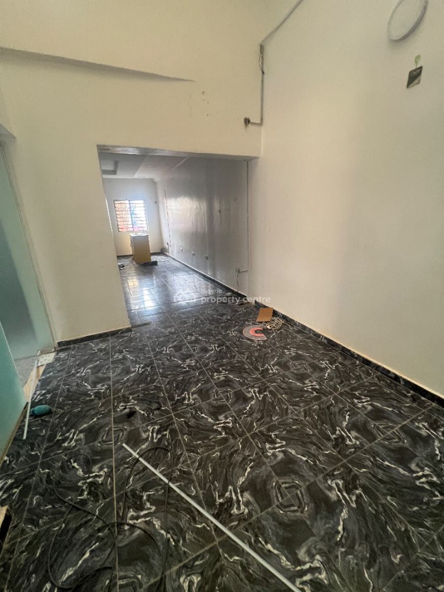 Shop Space Upstairs, Emmanuel Abimbola Cole, Lekki Phase 1, Lekki, Lagos, Shop for Rent