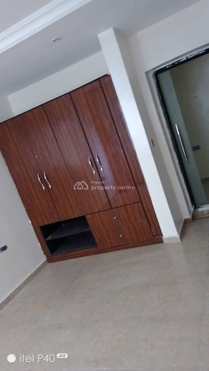 Serviced Three 3 Bedroom with Bq, 24 Hours Light, Pool Gym, Prime Water Estate, Lekki Phase 1, Lekki, Lagos, Flat / Apartment for Rent