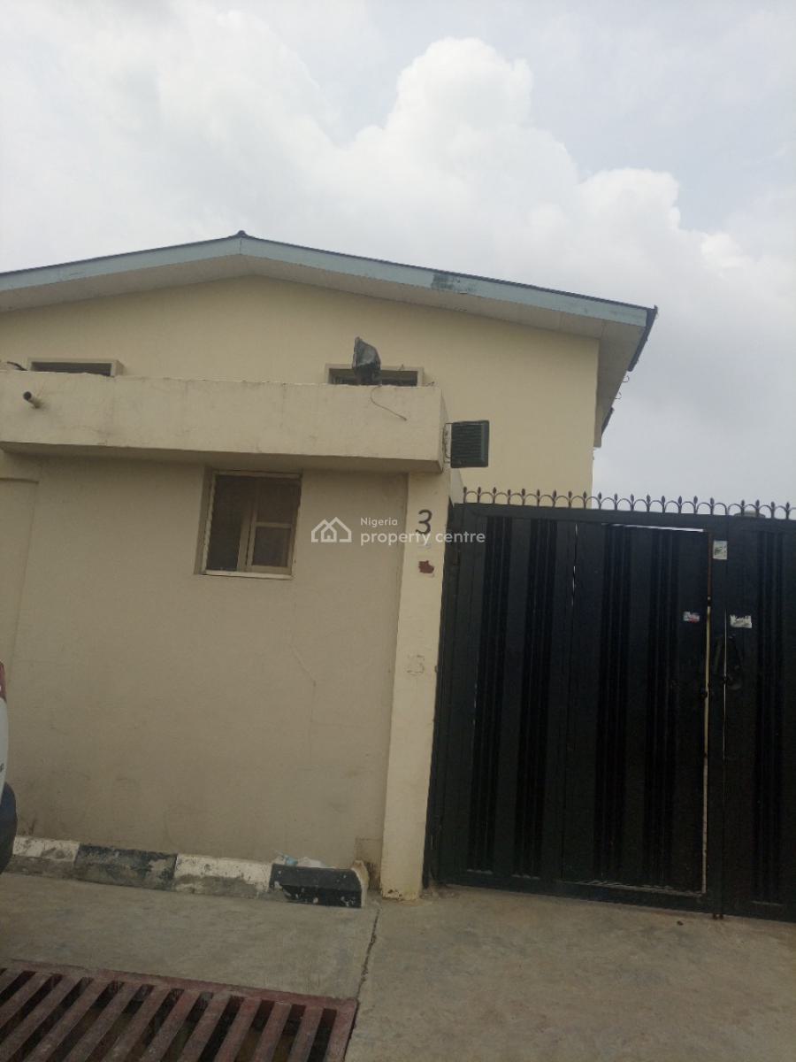 Spacious 3 Bedroom Flat / Apartment, in an Estatein an Estate, Gbagada, Lagos, Flat / Apartment for Rent