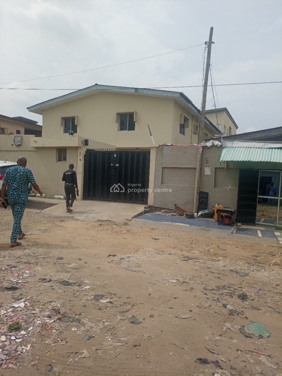 Spacious 3 Bedroom Flat / Apartment, in an Estatein an Estate, Gbagada, Lagos, Flat / Apartment for Rent