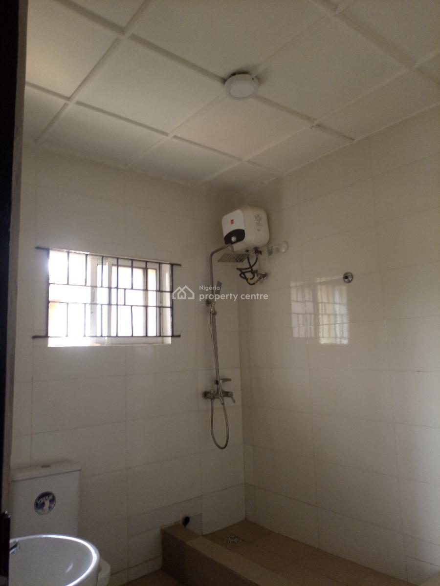 Spacious 3 Bedroom Flat / Apartment, Gbagada, Lagos, Flat / Apartment for Rent