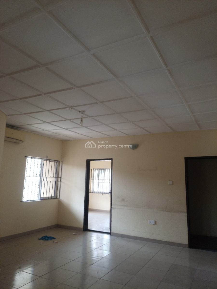 Spacious 3 Bedroom Flat / Apartment, Gbagada, Lagos, Flat / Apartment for Rent