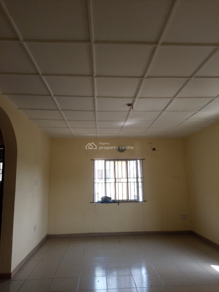 Spacious 3 Bedroom Flat / Apartment, Gbagada, Lagos, Flat / Apartment for Rent