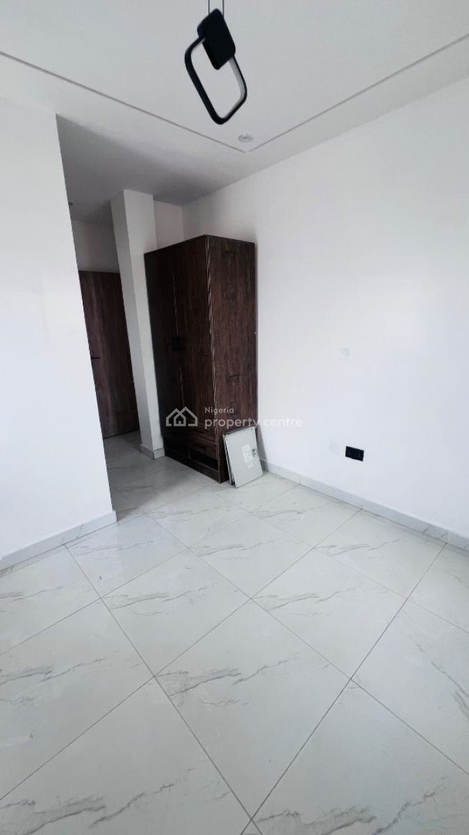2 Bedroom Penthouse, Ologolo, Lekki Phase 2, Lekki, Lagos, Flat / Apartment for Sale