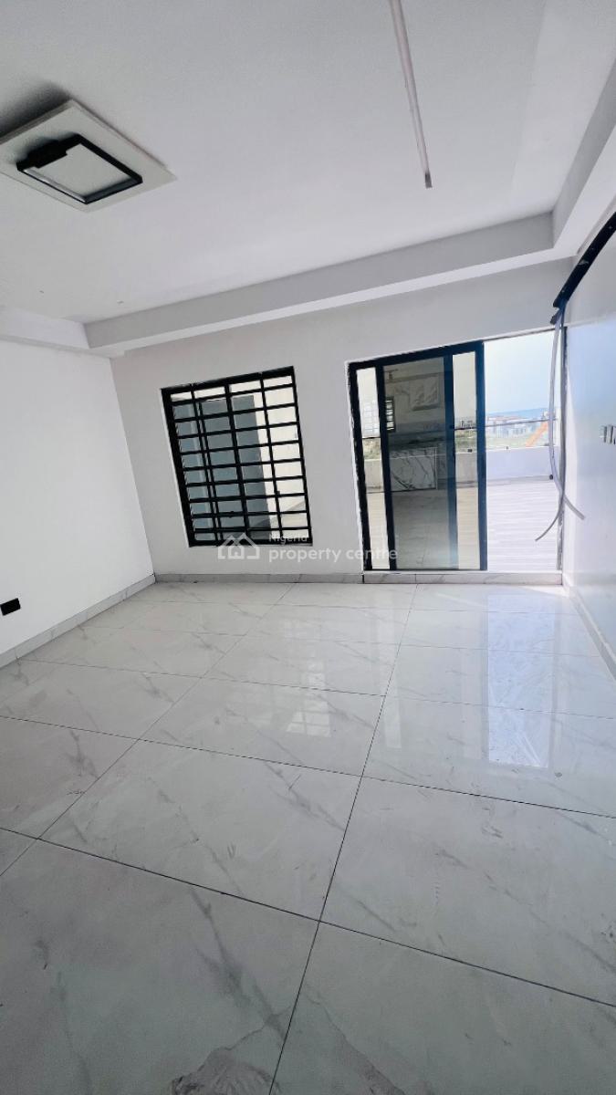 2 Bedroom Penthouse, Ologolo, Lekki Phase 2, Lekki, Lagos, Flat / Apartment for Sale