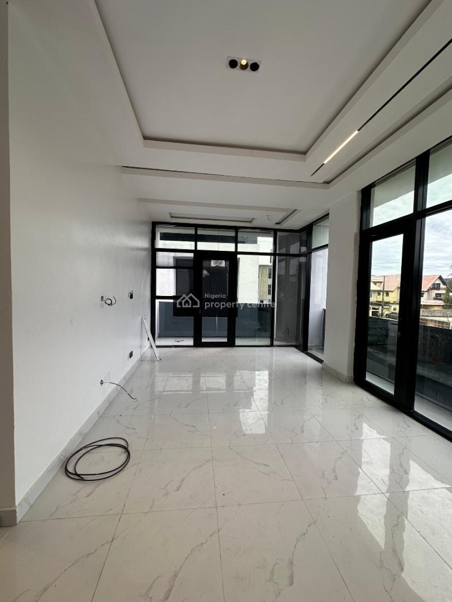 Elegantly Built 4 Bedroom Terrace Duplex with Bq, Pool & Gym, Lekki Phase 1, Lekki, Lagos, Terraced Duplex for Rent