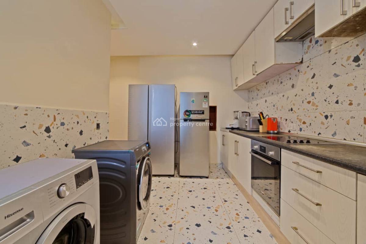 Your Luxurious Cozy 2 Bedroom, Admiralty Way, Lekki Phase 1, Lekki, Lagos, Flat / Apartment Short Let