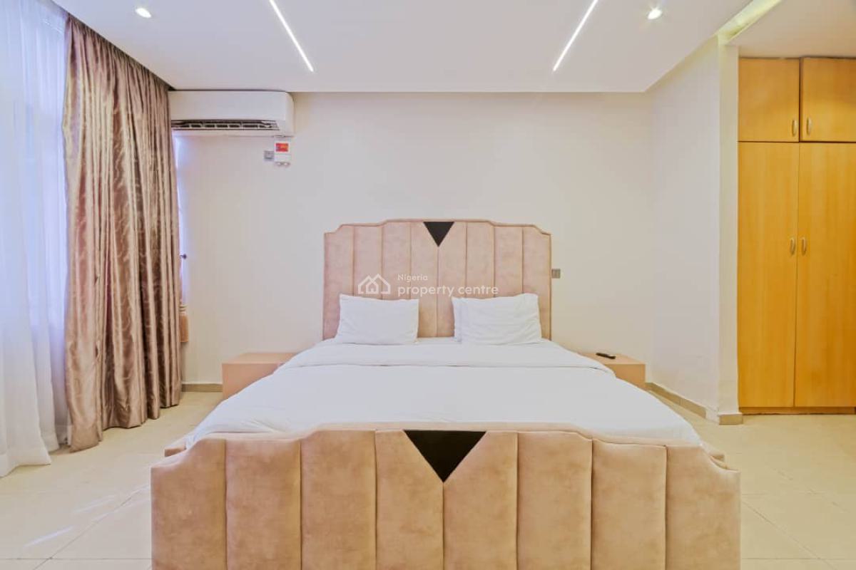 Your Luxurious Cozy 2 Bedroom, Admiralty Way, Lekki Phase 1, Lekki, Lagos, Flat / Apartment Short Let