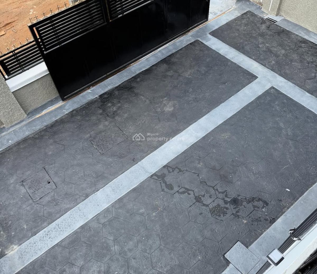 4 Bedrooms Semi Detached Duplex, Dantata Estate, Fo1 Layout, Kubwa, Abuja, Semi-detached Duplex for Sale