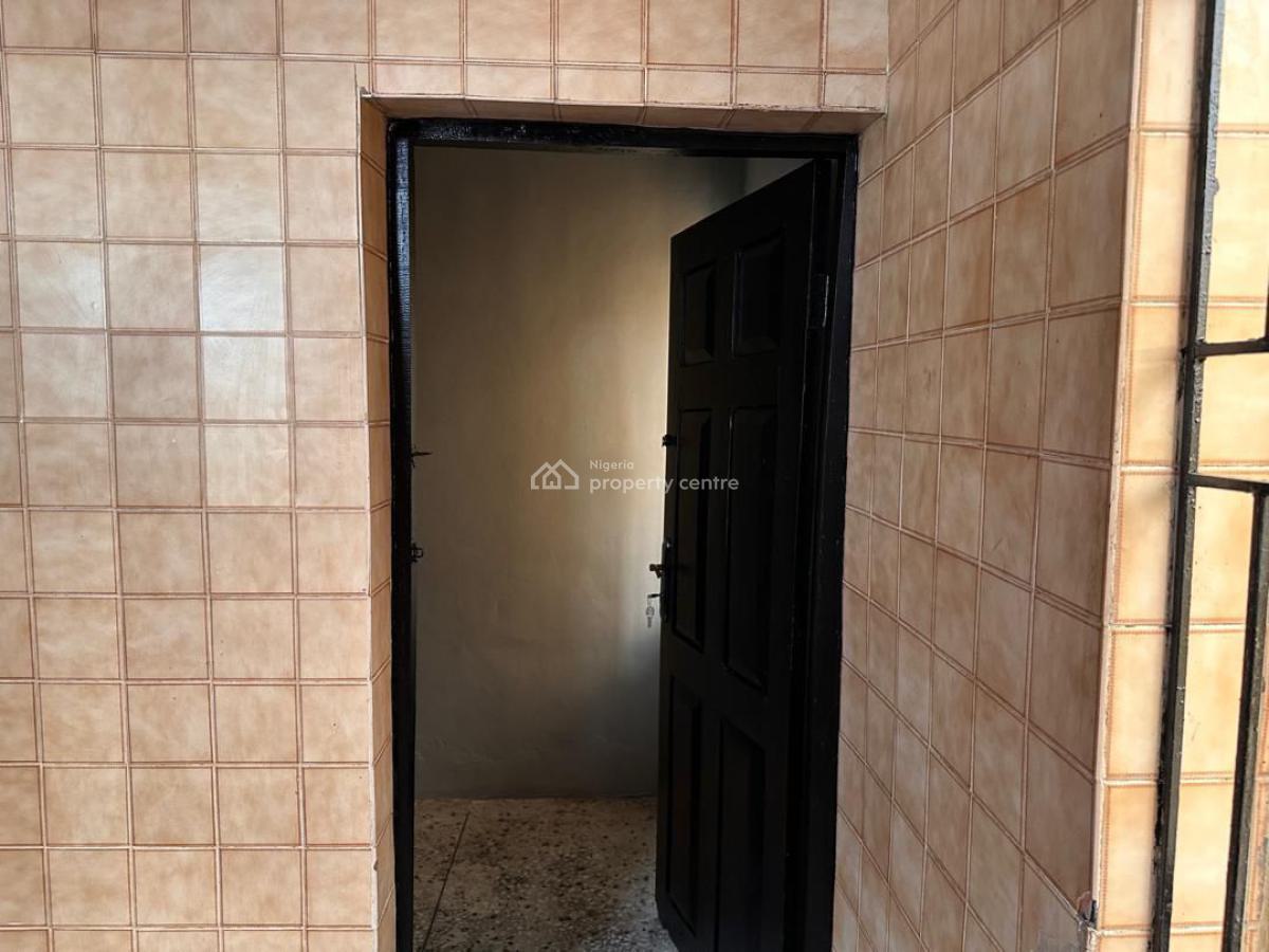 a Newly Renovated 5-bedroom Detached Duplex with a 2-room B.q, Gra, Ogudu, Lagos, Detached Duplex for Rent