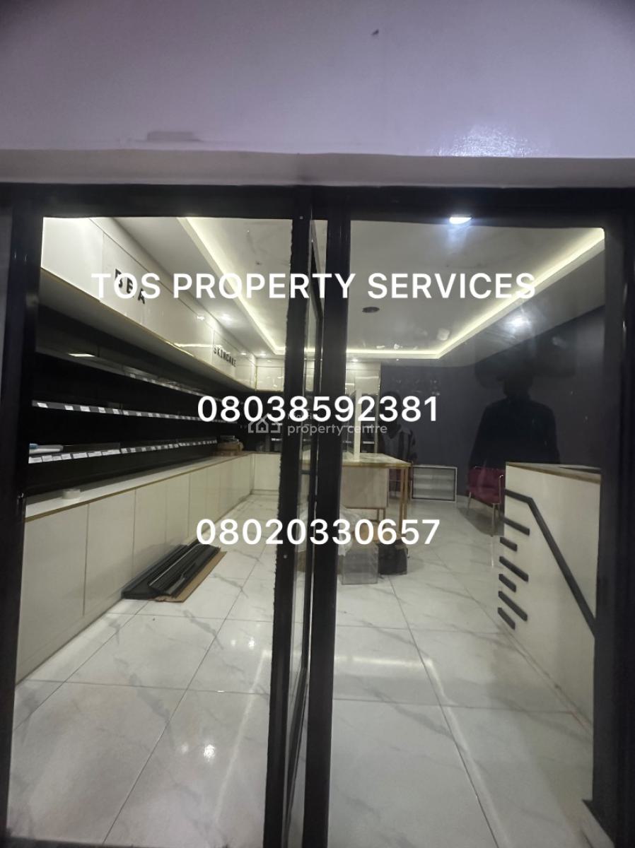 Luxury Store on a Busy Commercial Road, Lekki Phase 1, Lekki, Lagos, Shop for Rent