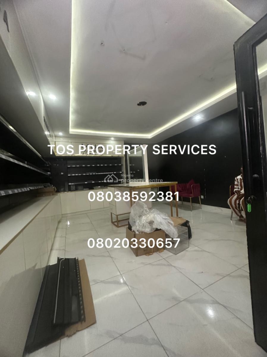 Luxury Store on a Busy Commercial Road, Lekki Phase 1, Lekki, Lagos, Shop for Rent