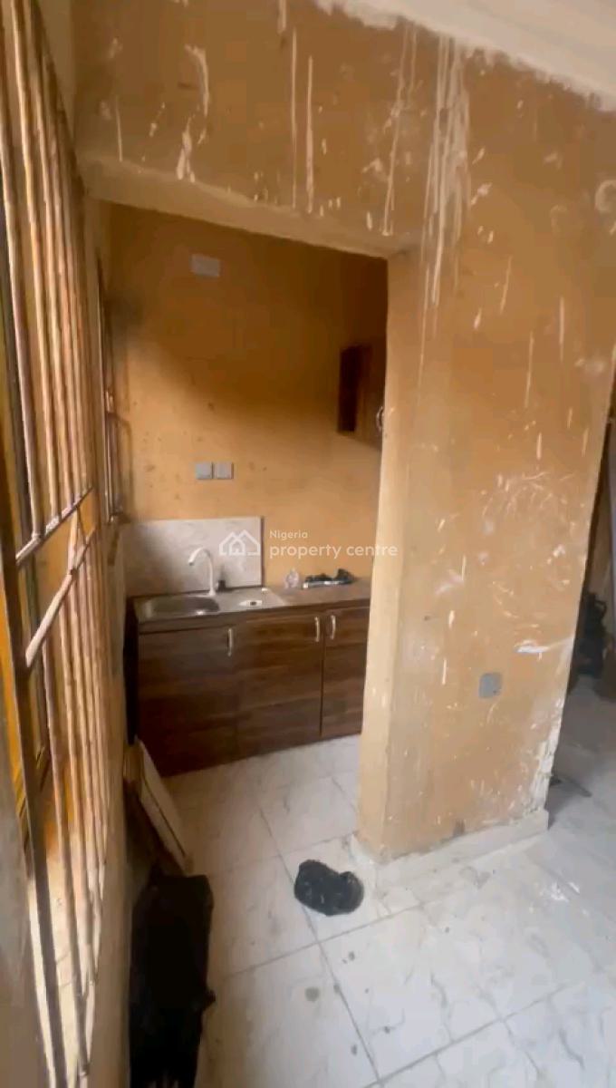 Super Spacious Room Self Contain, Shomolu, Lagos, Self Contain (single Rooms) for Rent