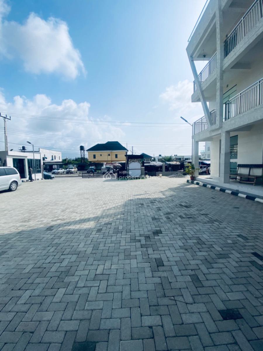 Office Space /mall 28 Sqm Meter, Mobile Road Ilaje Ajah, Ilaje, Ajah, Lagos, Plaza / Complex / Mall for Rent