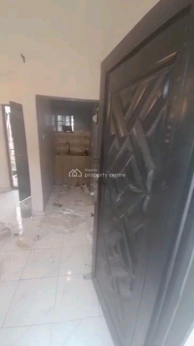 Standard Mini Flat, Abiodun Street, Shomolu, Lagos, Mini Flat (room and Parlour) for Rent