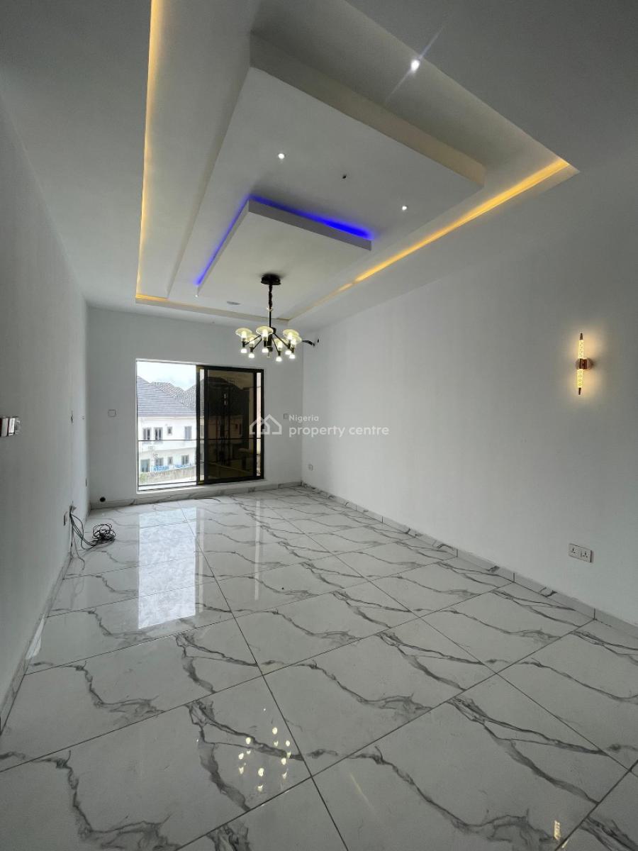 Spacious   2bedroom Apartment  Available  8m, Ologolo, Lekki, Lagos, Flat / Apartment for Rent