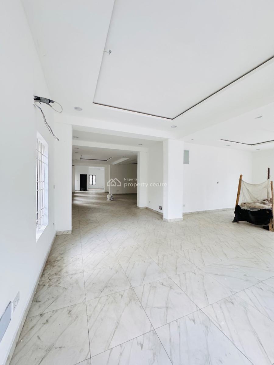 Commercial Space Available Supermarket,warehouse and Showroom, Chevron, Lekki, Lagos, Plaza / Complex / Mall for Rent