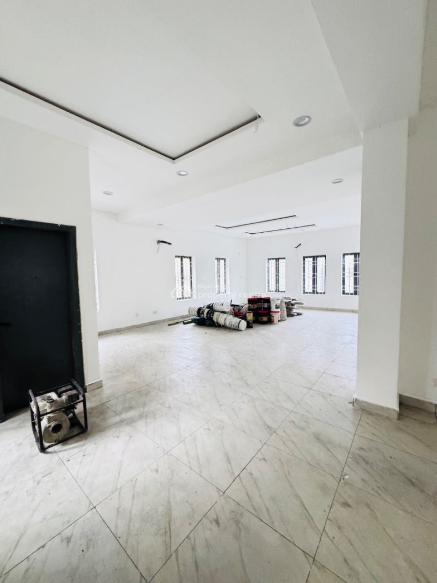 Commercial Space Available Supermarket,warehouse and Showroom, Chevron, Lekki, Lagos, Plaza / Complex / Mall for Rent