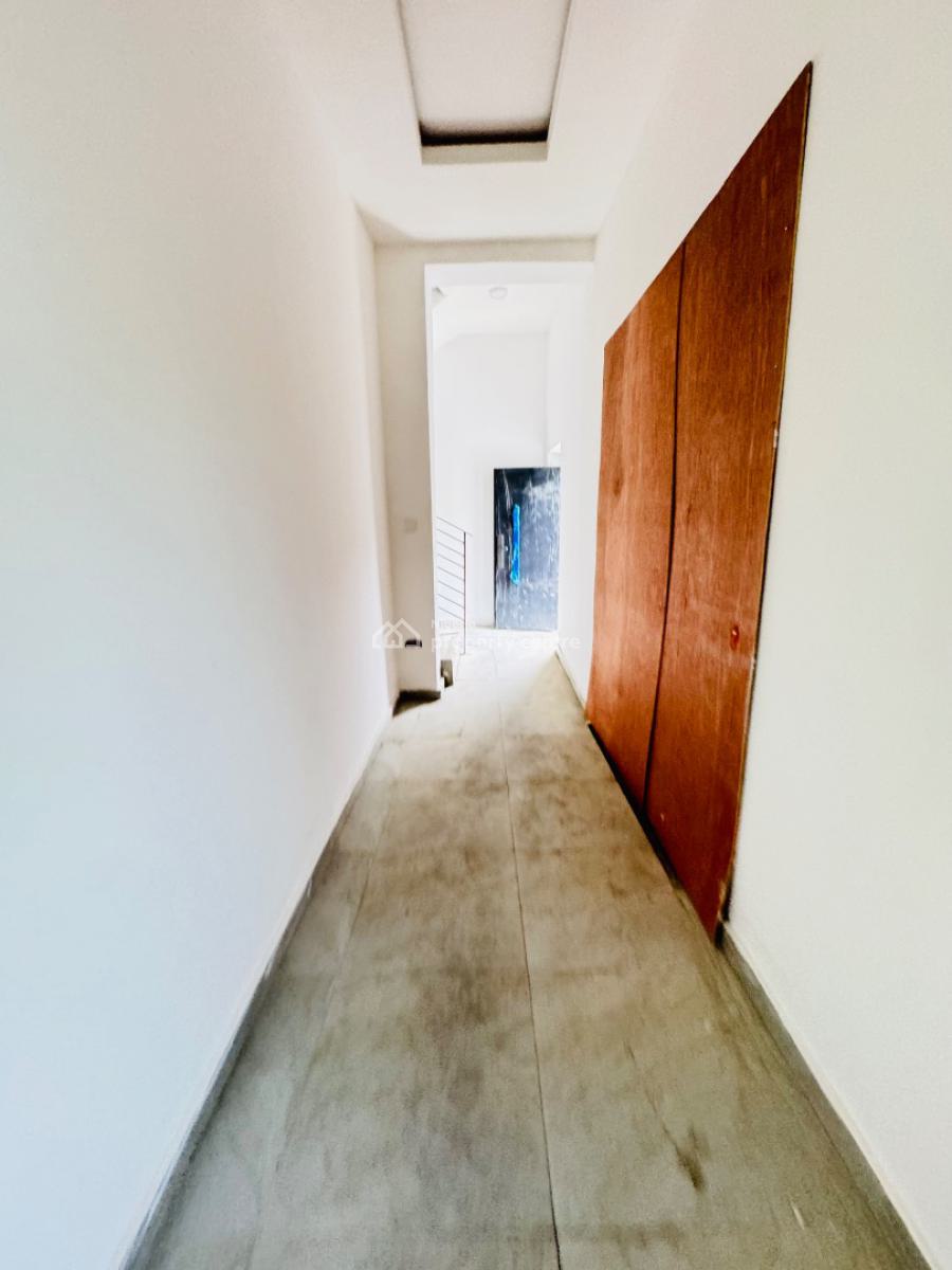 Commercial Space Available Supermarket,warehouse and Showroom, Chevron, Lekki, Lagos, Plaza / Complex / Mall for Rent