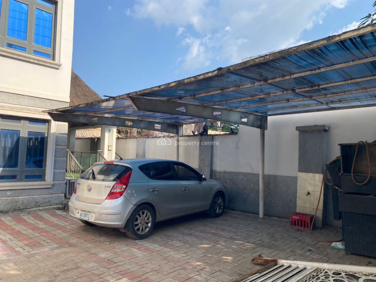 Distress 6bedroom Detached Duplex Gwarinpa Main, Gwarinpa Main, Gwarinpa, Abuja, Detached Duplex for Sale