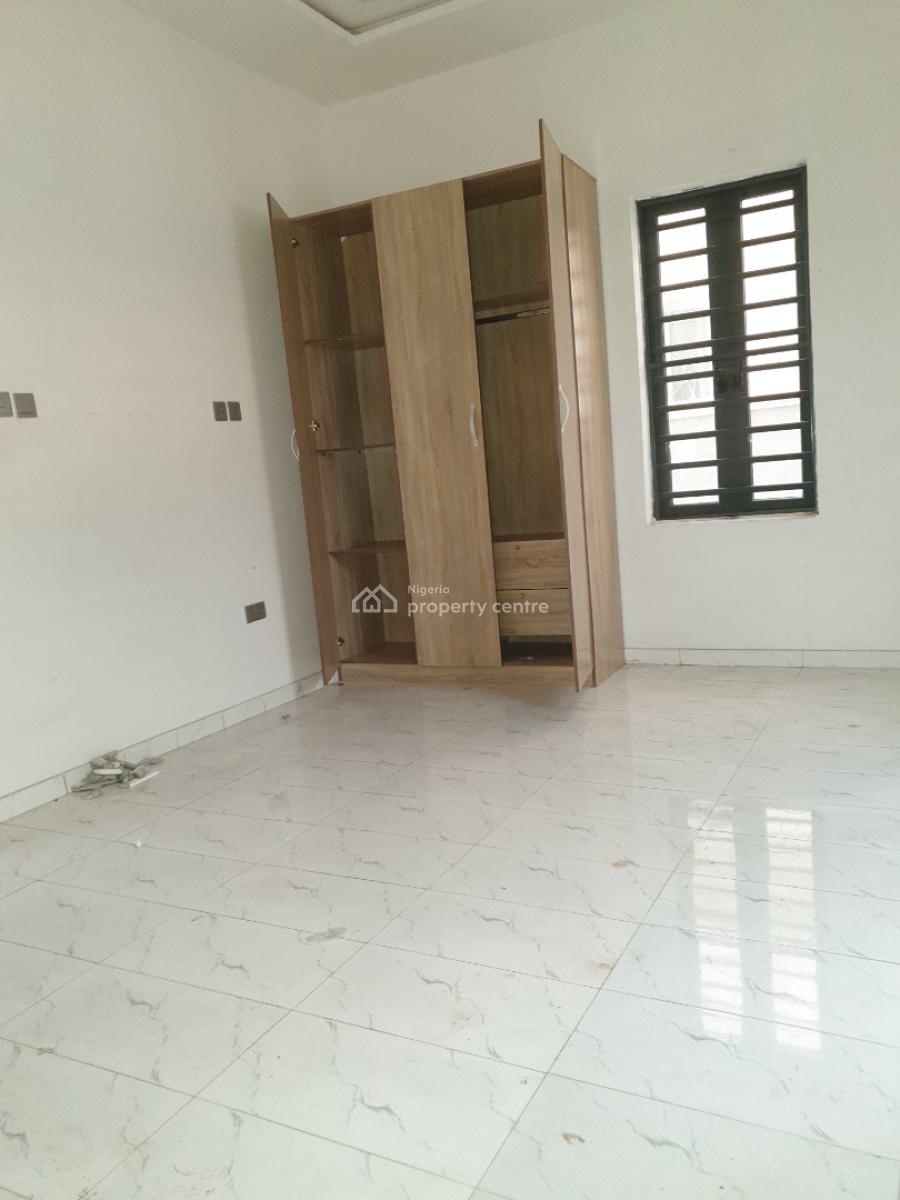 Spacious 2bedroom Flat, Ologolo, Lekki, Lagos, Flat / Apartment for Rent
