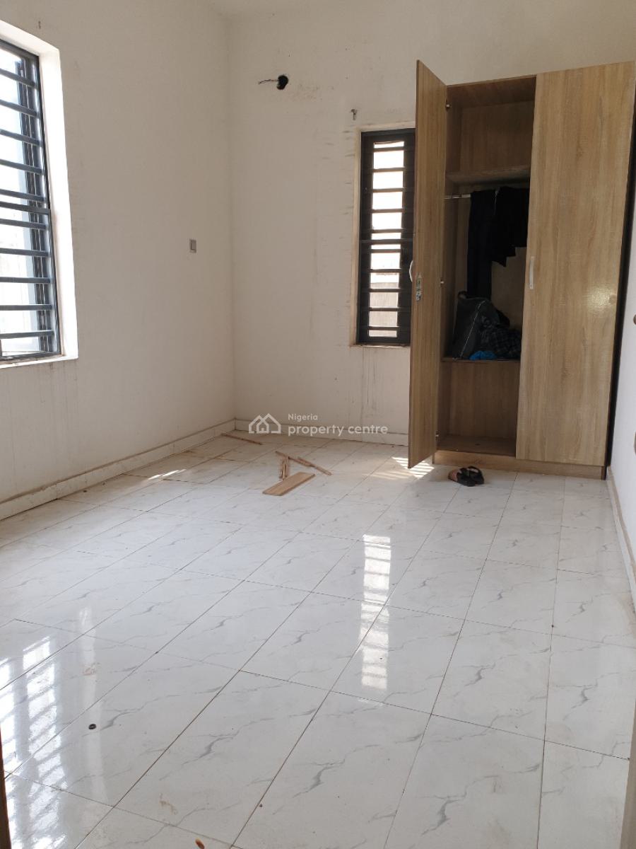 Spacious 2bedroom Flat, Ologolo, Lekki, Lagos, Flat / Apartment for Rent