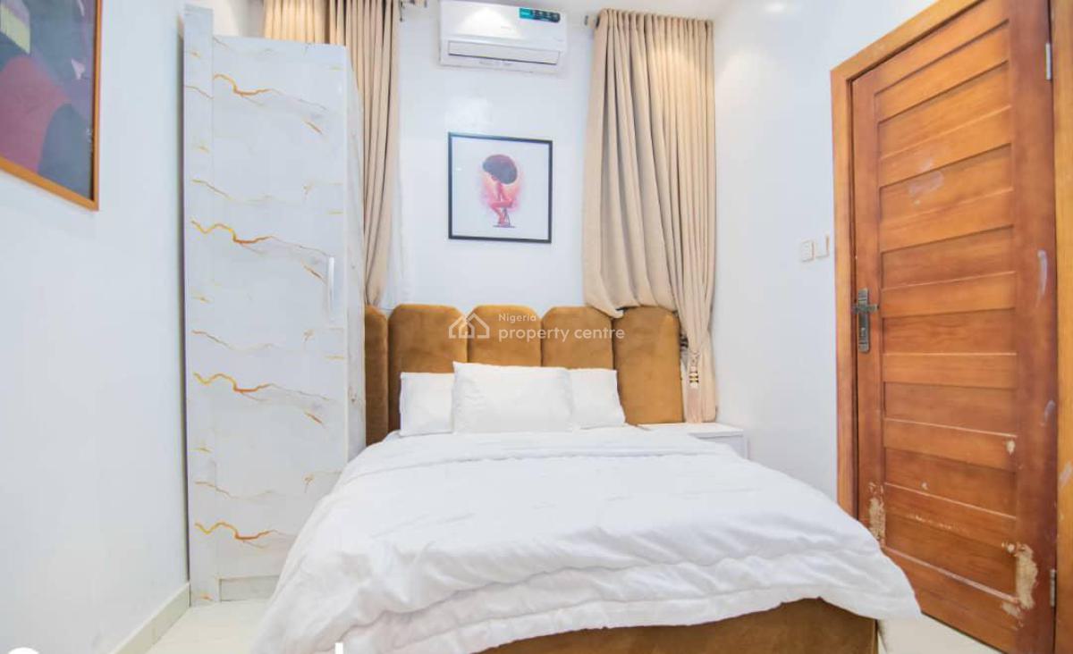 Luxurious 2 Bedroom Waterfront Apartment, Admiralty Way, Lekki Phase 1, Lekki, Lagos, Flat / Apartment Short Let