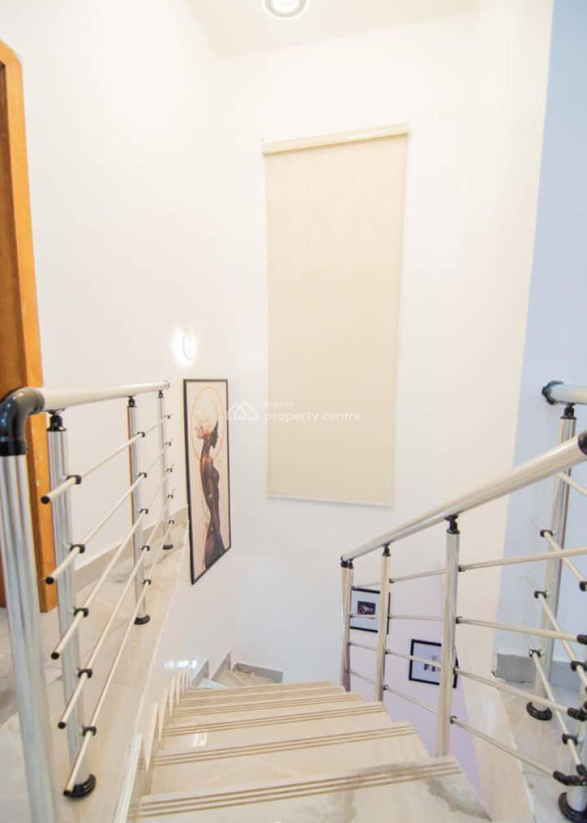 Luxurious 2 Bedroom Waterfront Apartment, Admiralty Way, Lekki Phase 1, Lekki, Lagos, Flat / Apartment Short Let