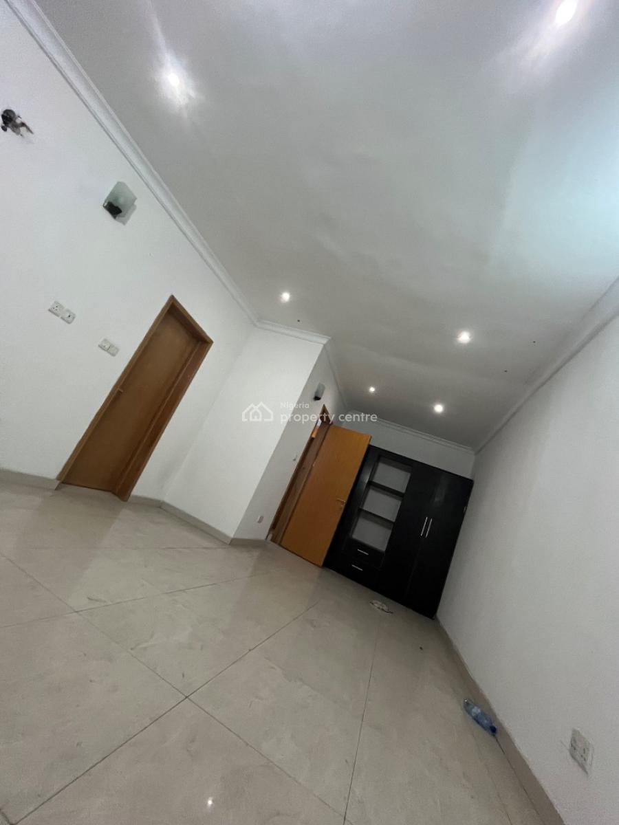 Big Studio Apartment, Elegushi, Lekki Phase 1, Lekki, Lagos, Self Contain (single Rooms) for Rent
