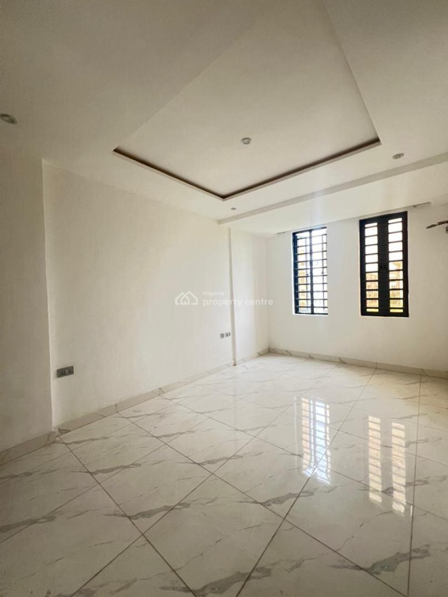 Contemporary 2 Bedroom Apartment Suitable for Investment, Lekki Phase 1, Lekki, Lagos, Block of Flats for Sale