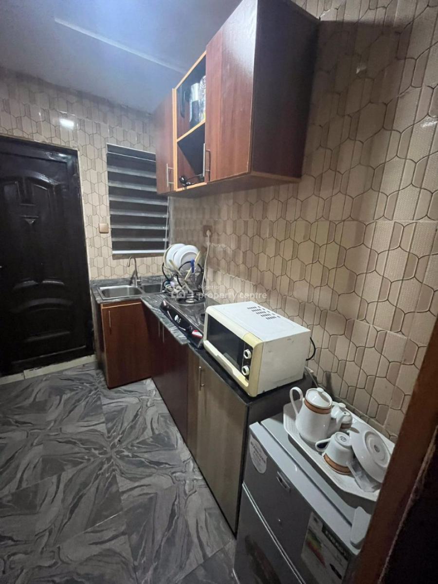 1bedroom Flat Shan, Shangisha, Magodo, Lagos, Flat / Apartment Short Let
