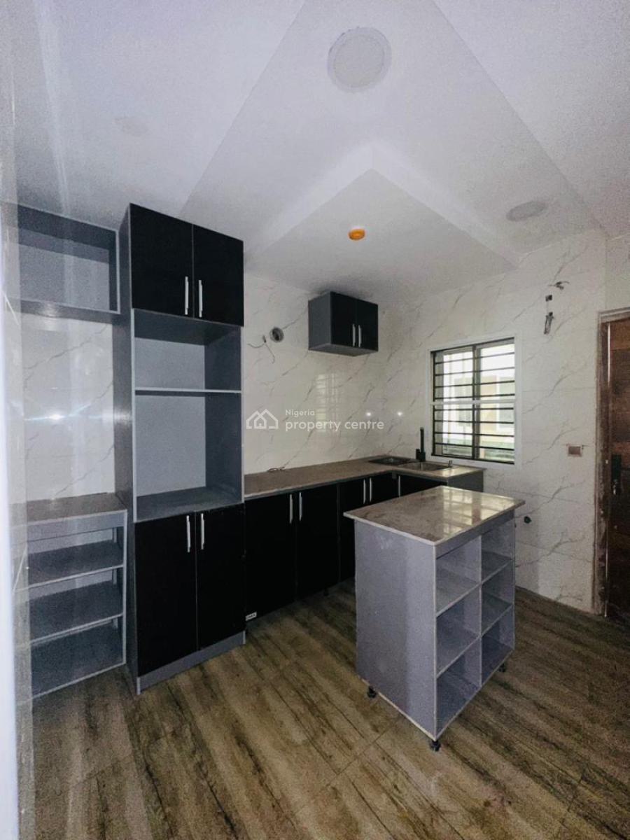 2 Bedroom Apartment with Bq, Lekki Phase 1, Lekki, Lagos, Flat / Apartment for Rent