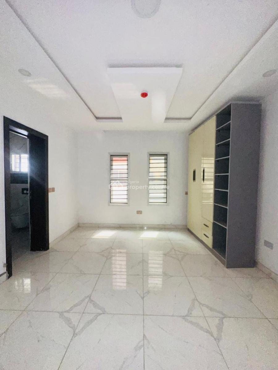 2 Bedroom Apartment with Bq, Lekki Phase 1, Lekki, Lagos, Flat / Apartment for Rent