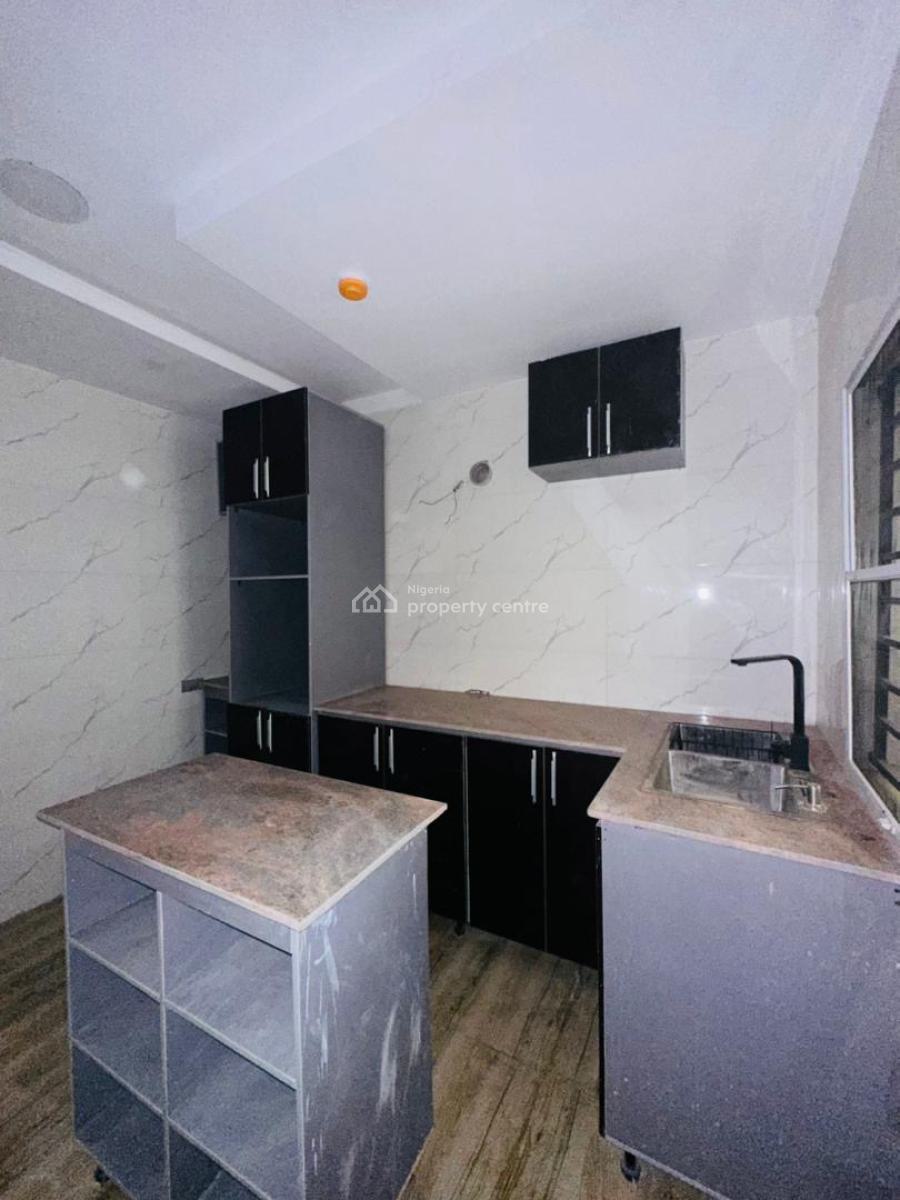 2 Bedroom Apartment with Bq, Lekki Phase 1, Lekki, Lagos, Flat / Apartment for Rent
