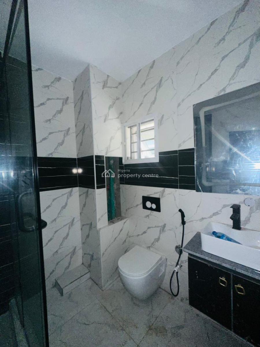 2 Bedroom Apartment with Bq, Lekki Phase 1, Lekki, Lagos, Flat / Apartment for Rent