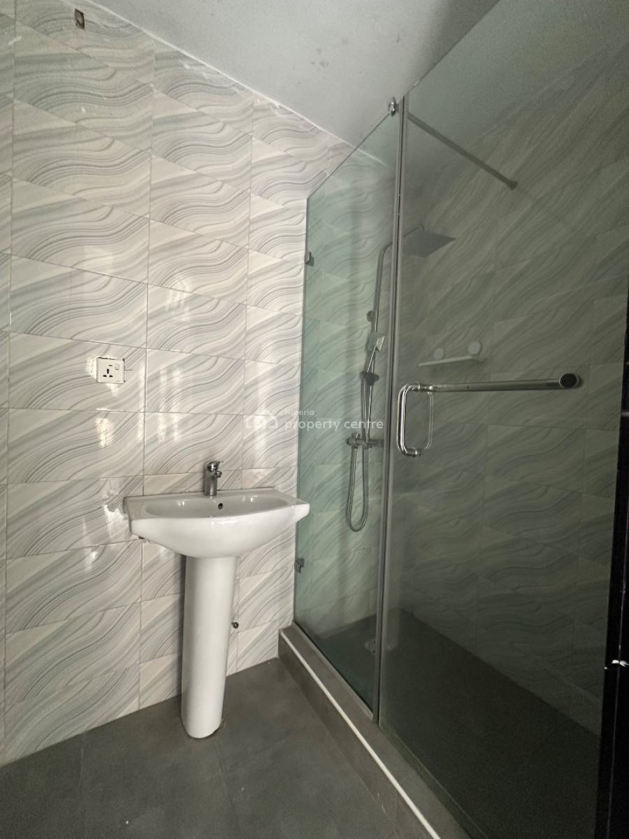 Well Serviced 2 Bedroom Apartment, Ologolo, Ologolo, Lekki, Lagos, Flat / Apartment for Rent