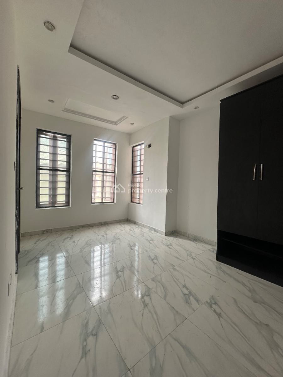 Well Serviced 2 Bedroom Apartment, Ologolo, Ologolo, Lekki, Lagos, Flat / Apartment for Rent