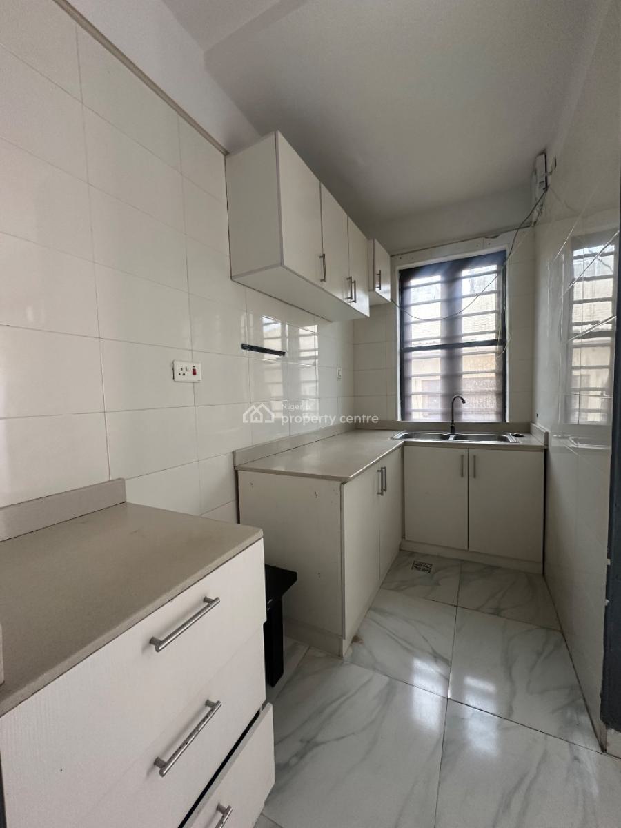 Well Serviced 2 Bedroom Apartment, Ologolo, Ologolo, Lekki, Lagos, Flat / Apartment for Rent