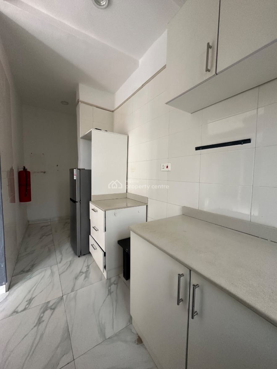 Well Serviced 2 Bedroom Apartment, Ologolo, Ologolo, Lekki, Lagos, Flat / Apartment for Rent