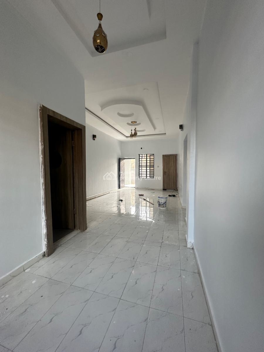 Spacious 2 Bedroom Apartment, Ologolo, Ologolo, Lekki, Lagos, Flat / Apartment for Rent