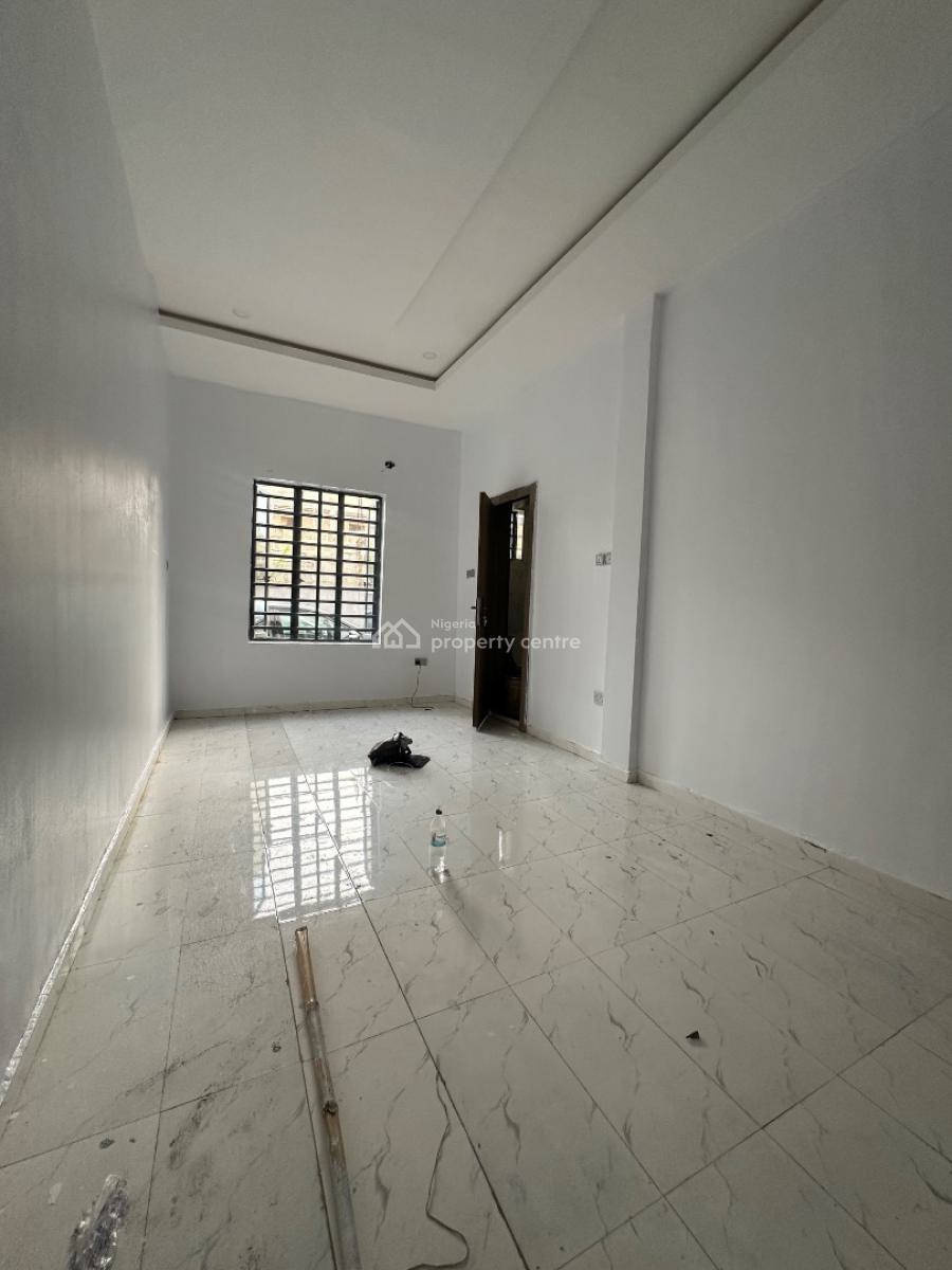 Spacious 2 Bedroom Apartment, Ologolo, Ologolo, Lekki, Lagos, Flat / Apartment for Rent
