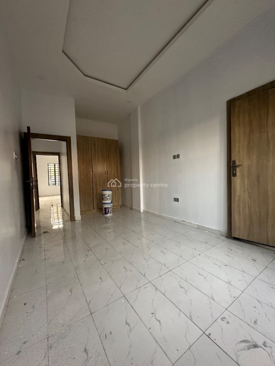 Spacious 2 Bedroom Apartment, Ologolo, Ologolo, Lekki, Lagos, Flat / Apartment for Rent
